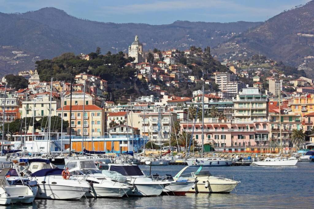 Studio Loft In The Center Sanremo For 3 People Eksteriør billede